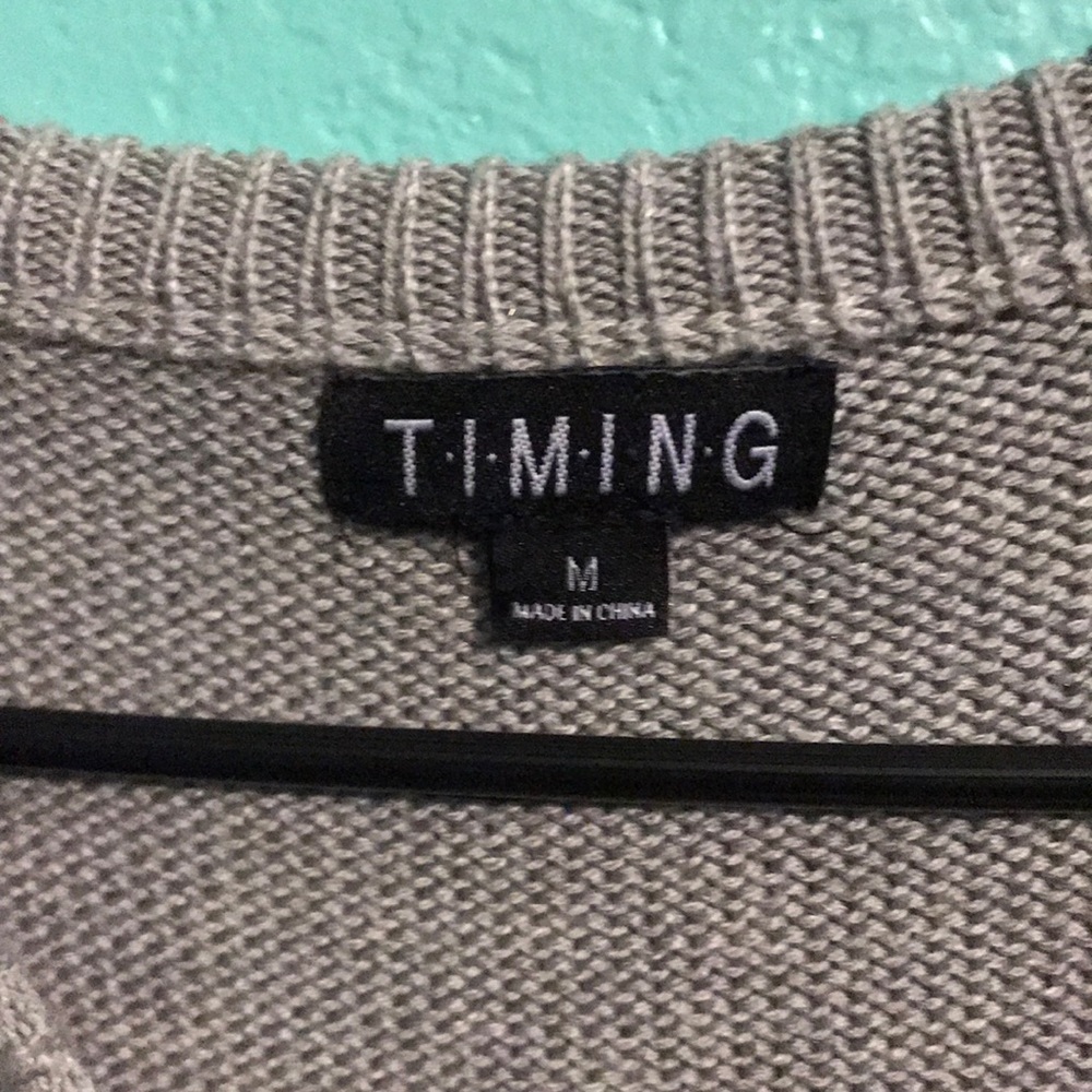 Grey sweater - Picture 2 of 2